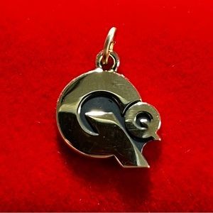 14k yellow gold pendant